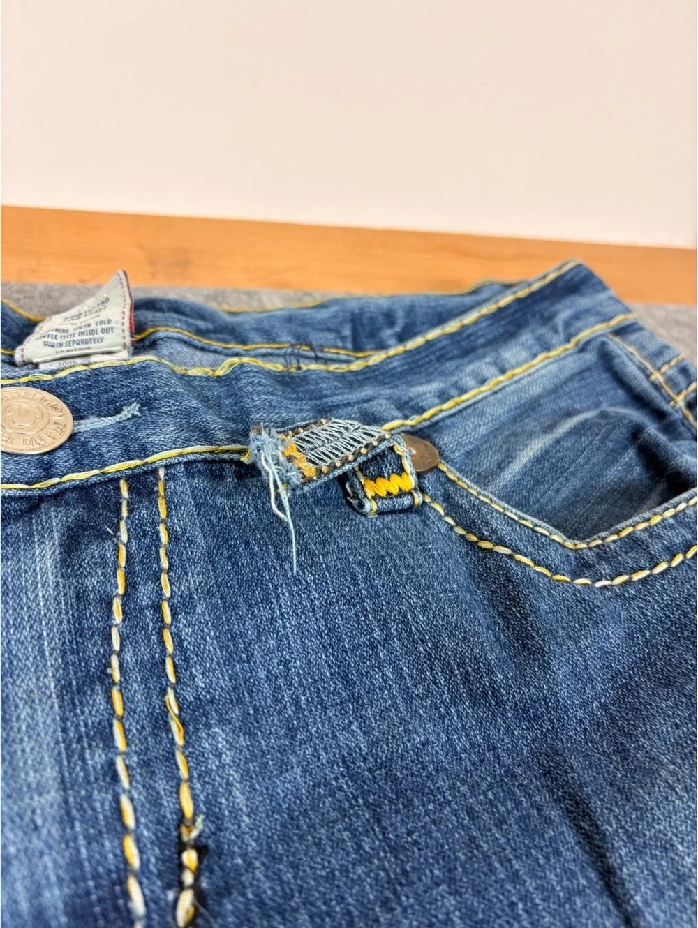 True Religion straight baggy blue jeans size 38x32
